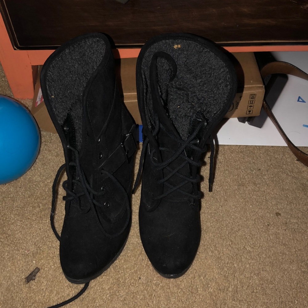 High heel boots
